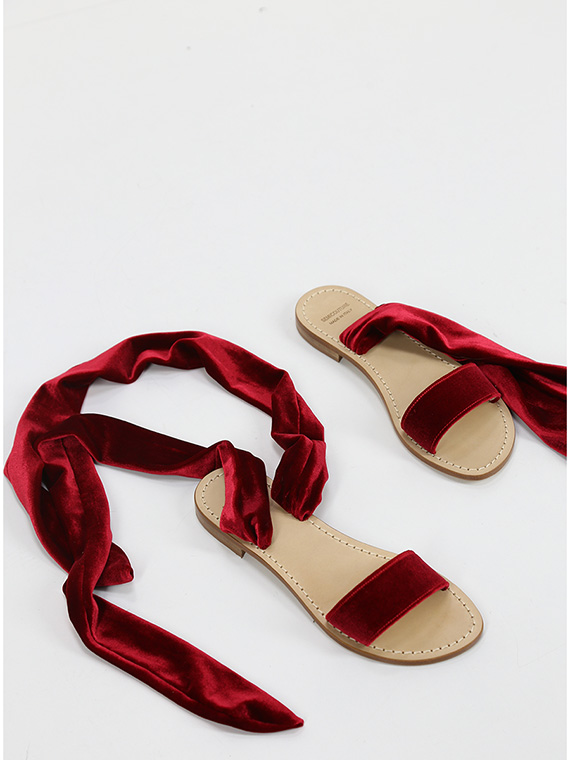 Flat sandal