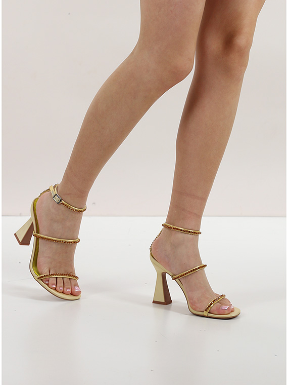 Sandal whit heel
