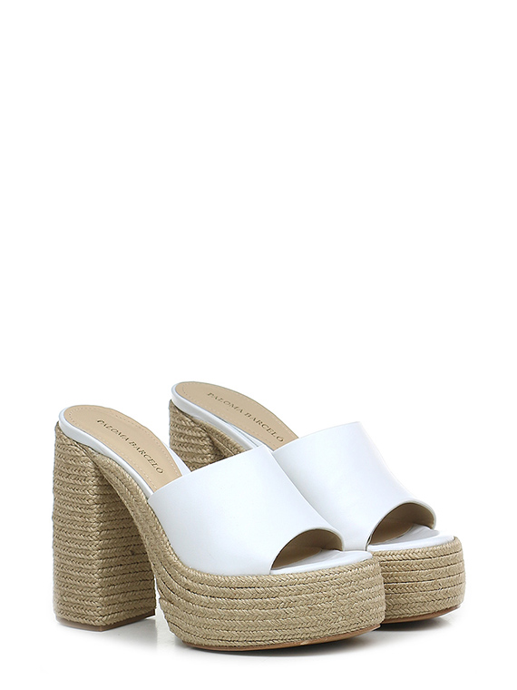 Sandal whit heel