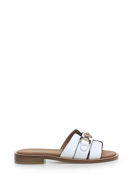 Flat sandal