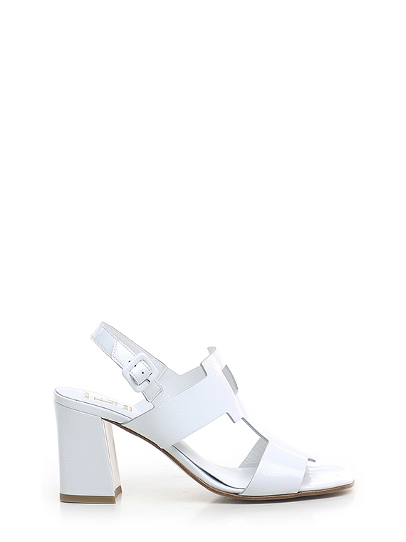 Sandal whit heel