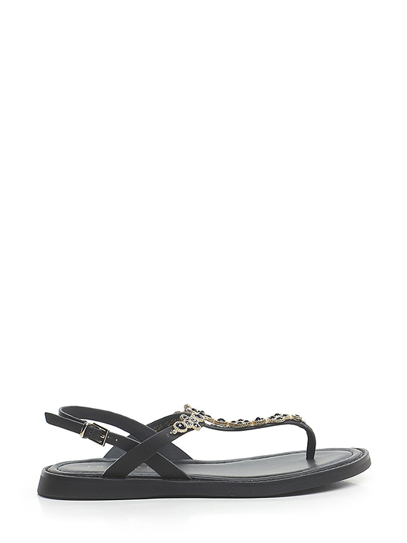 Flat sandal