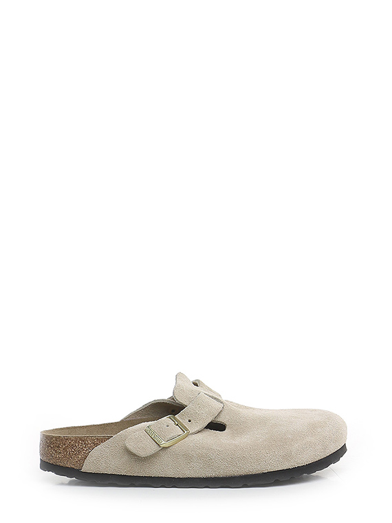 Flat shoe