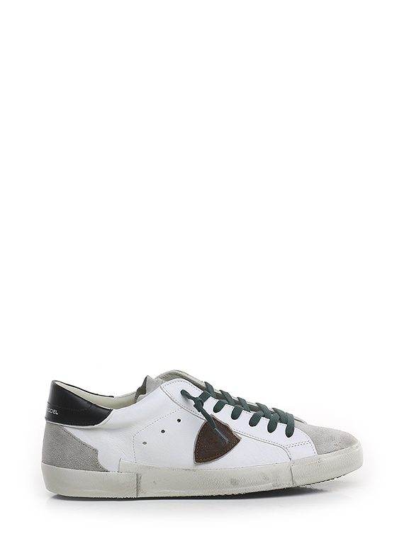 Sneaker