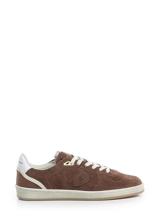 Sneaker
