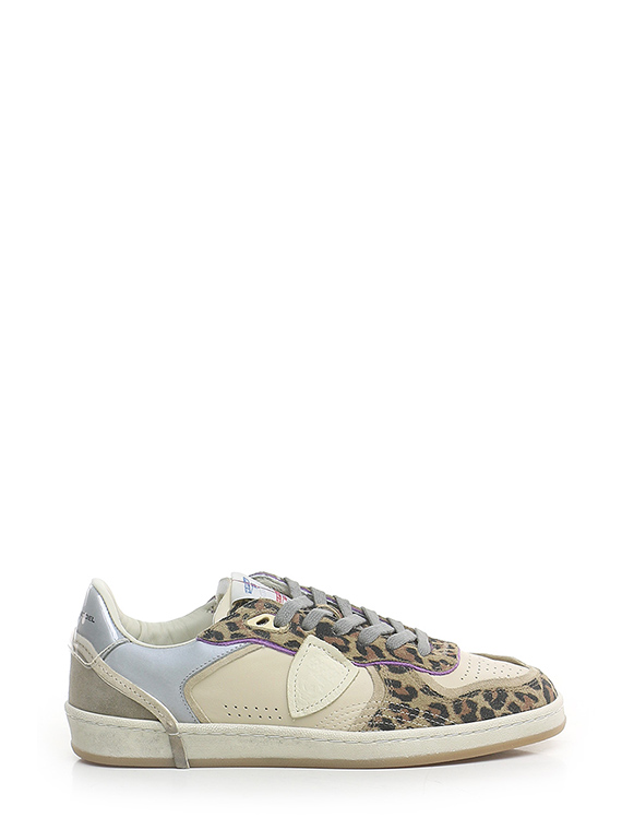 Sneaker